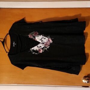 Torrid Slashed LoveSick Skull Long Sleeved Tee Size 18/20 (Torrid Size 2)